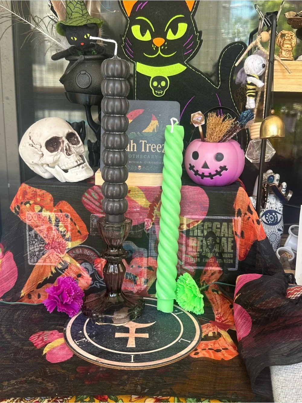 Set of 2 Handmade Halloween Candles – Green Twist & Black Pumpkin Stack